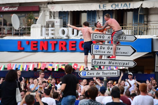 football-marseille-clashes-19