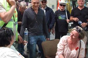 Philippe Poutou et salariés de l'Indre