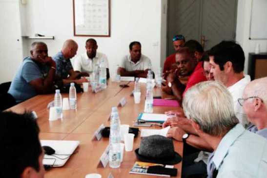 La Réunion 3-prefecture-intersyndicale-2ed83-279d7